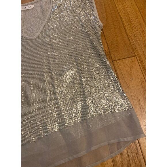 Velvet By Graham & Spencer women'sSequin Sleeveless Top P Silver Polyester V-Nec - Picture 3 of 8